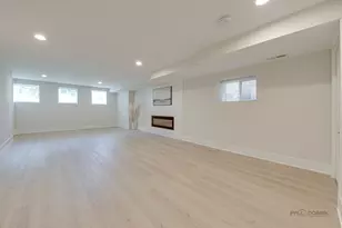 5748 W Eastwood Ave, Chicago, IL 60630 - Photo 36