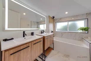 5748 W Eastwood Ave, Chicago, IL 60630 - Photo 34