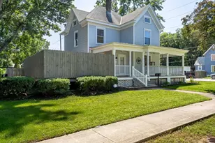 904 E Water St, Pontiac, IL 61764 - Photo 2