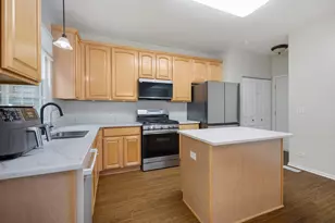 2826 Peachtree Cir, Aurora, IL 60502 - Photo 10