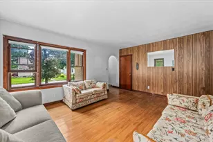 867 Clay St, Woodstock, IL 60098 - Photo 4
