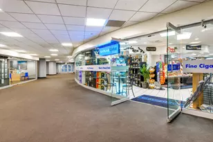 300 N State St, Chicago, IL 60654 - Photo 16