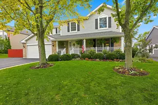 820 Southwick Dr, Algonquin, IL 60102 - Photo 2