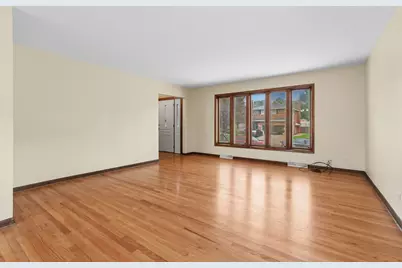 822 Bradoc Street, Chicago Heights, IL 60411 - Photo 4