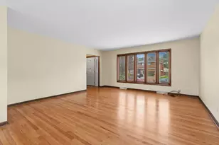 822 Bradoc St, Chicago Heights, IL 60411 - Photo 4