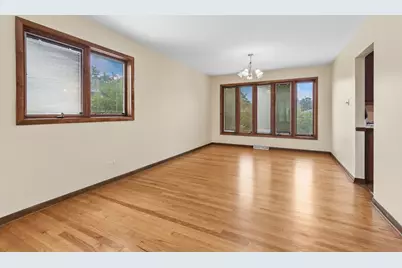 822 Bradoc Street, Chicago Heights, IL 60411 - Photo 6