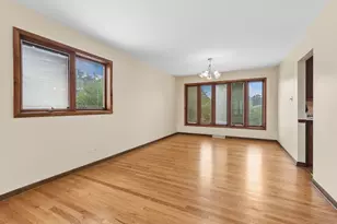 822 Bradoc St, Chicago Heights, IL 60411 - Photo 6