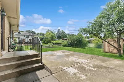 822 Bradoc Street, Chicago Heights, IL 60411 - Photo 18