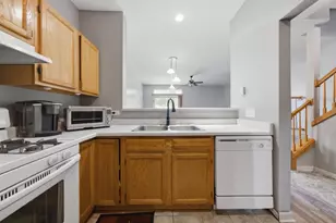 209 Oxford Ct, Oswego, IL 60543 - Photo 8