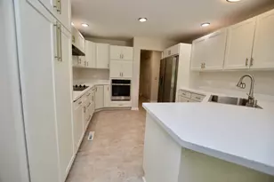 516 N Thornwood Dr, McHenry, IL 60050 - Photo 6