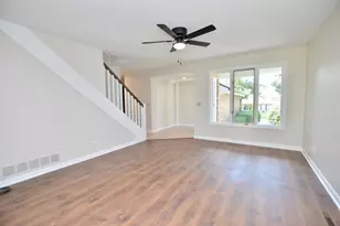 516 N Thornwood Dr, McHenry, IL 60050 - Photo 18