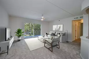 126 Day St, Bloomingdale, IL 60108 - Photo 2