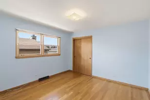 2844 W 99th St, Evergreen Park, IL 60805 - Photo 6