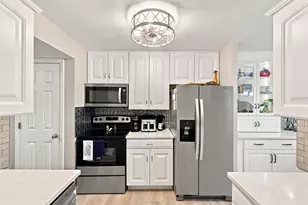 6565 Main St, Downers Grove, IL 60516 - Photo 8