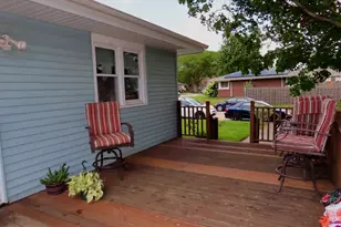 1022 Frederick St, Joliet, IL 60435 - Photo 4