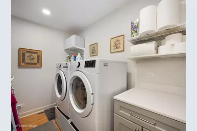 1049 Wheaton Oaks Drive, Wheaton, IL 60187 - Photo 16