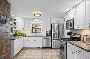 1108 Bradford Ln, Schaumburg, IL 60193 - Photo 10