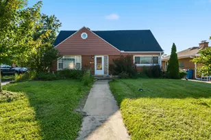 842 N Memorial Dr, Chicago Heights, IL 60411 - Photo 1