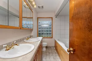 842 N Memorial Dr, Chicago Heights, IL 60411 - Photo 10