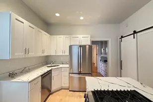 1111 W Roscoe St, Chicago, IL 60657 - Photo 2