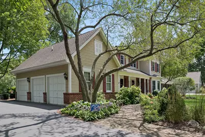 2104 Kenton Lane, Libertyville, IL 60048 - Photo 2
