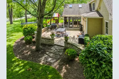 2104 Kenton Lane, Libertyville, IL 60048 - Photo 32