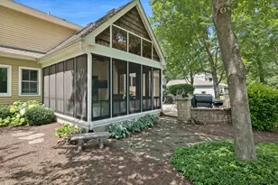 2104 Kenton Ln, Libertyville, IL 60048 - Photo 30