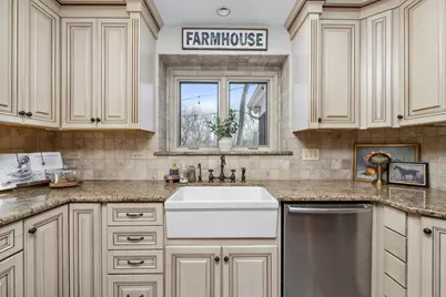 2104 Kenton Lane, Libertyville, IL 60048 - Photo 12