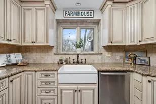 2104 Kenton Ln, Libertyville, IL 60048 - Photo 12