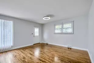 5004 Lee St, Skokie, IL 60077 - Photo 4