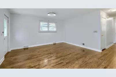 5004 Lee Street, Skokie, IL 60077 - Photo 2