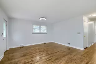 5004 Lee St, Skokie, IL 60077 - Photo 2