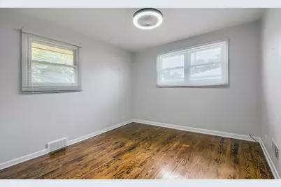 5004 Lee Street, Skokie, IL 60077 - Photo 8