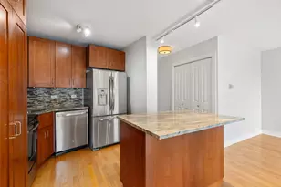 2930 N Sheridan Rd, Chicago, IL 60657 - Photo 4