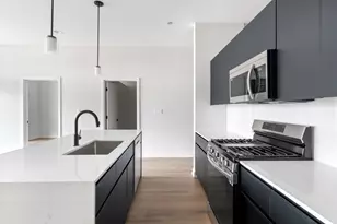 2411 N Lincoln Ave, Chicago, IL 60614 - Photo 2