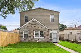 8725 S Constance Ave, Chicago, IL 60617 - Photo 1