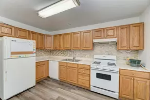 219 N Walnut St, Bensenville, IL 60106 - Photo 6
