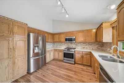 8424 Hollybrook Lane, Tinley Park, IL 60487 - Photo 10