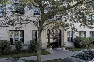 917 W Eastwood Ave, Chicago, IL 60640 - Photo 2