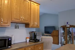 8 Liberty Ln, Clifton, IL 61727 - Photo 10