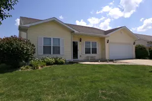 8 Liberty Ln, Clifton, IL 61727 - Photo 2