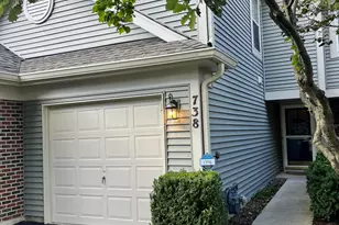 738 Shady Oaks Ct, Elgin, IL 60120 - Photo 2