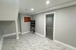 6322 N Lakewood Ave, Chicago, IL 60660 - Photo 2