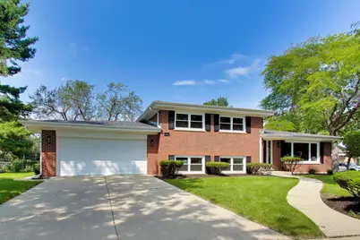 910 E Kimber Lane, Arlington Heights, IL 60005 - Photo 2