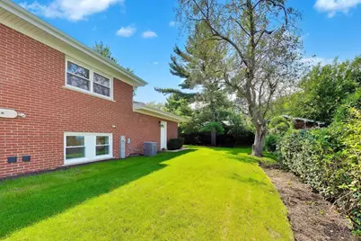 910 E Kimber Lane, Arlington Heights, IL 60005 - Photo 36