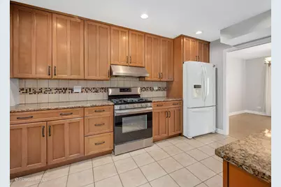 223 Willow Lane, Bloomingdale, IL 60108 - Photo 8