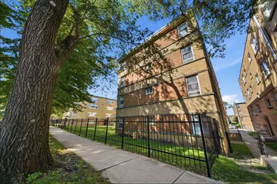 6112 N Damen Avenue #2, Chicago, IL 60659 - Photo 2