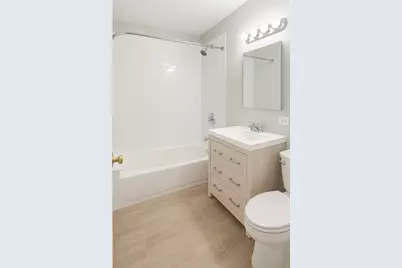 3320 W Beach Avenue #G, Chicago, IL 60651 - Photo 8