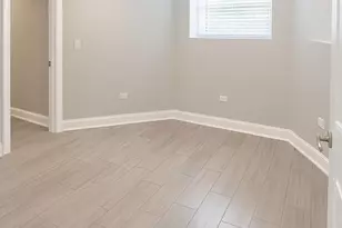 3320 W Beach Ave, Chicago, IL 60651 - Photo 6