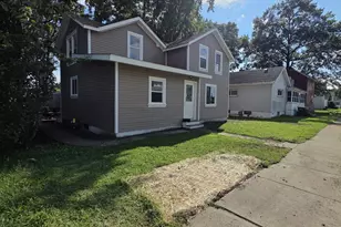 705 E Kent St, Streator, IL 61364 - Photo 2